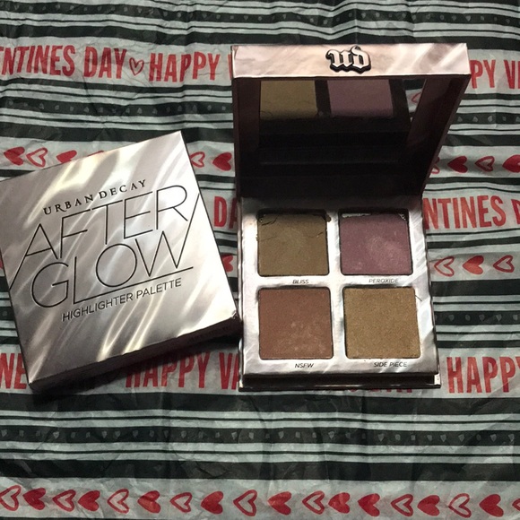 Urban Decay Pallet! Brand new in box, NEVER USED! - Picture 2 of 8